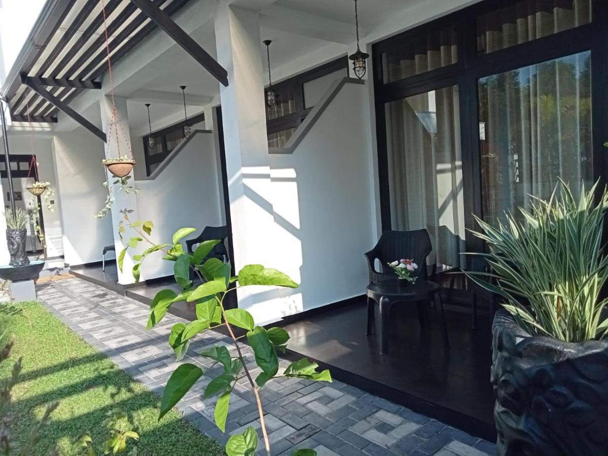 Airport Faith Hotel Katunayaka Exterior foto